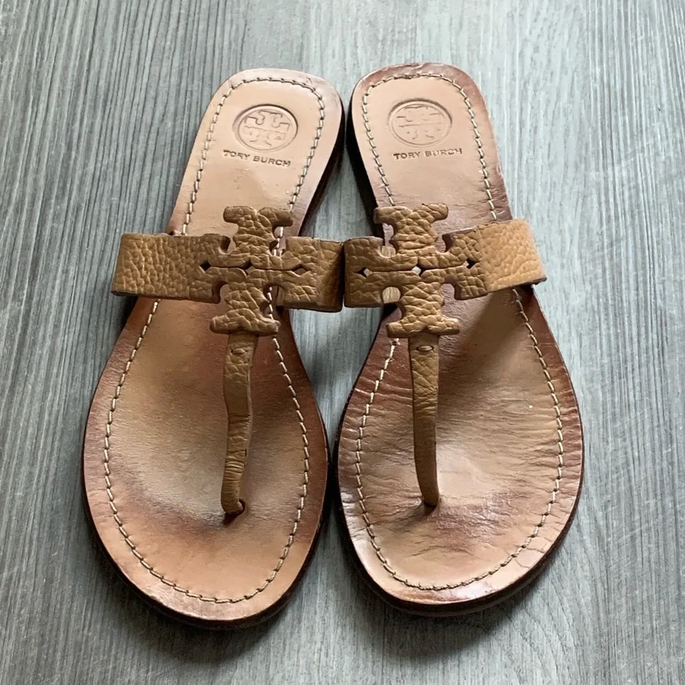 Tory Burch Pebble Leather Laser Cut Logo Slides Flat Thong Neutrals Size 7,5